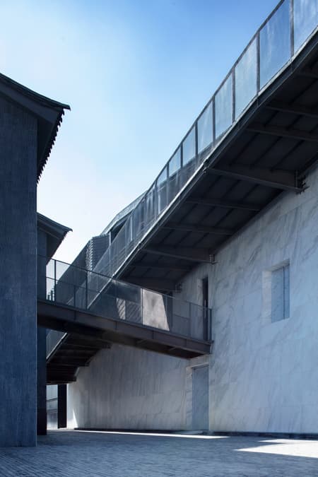Dali Transformer Theater: Immersive Theatrical District